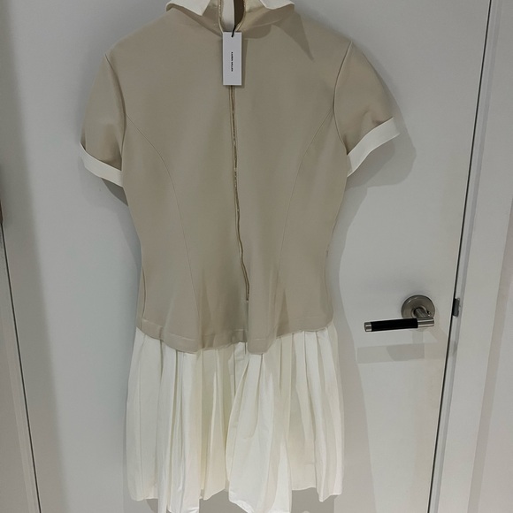 Karen Millen jersey cotton, Poplin pleated mini dress in color stone ( stretchy) - Picture 4 of 11